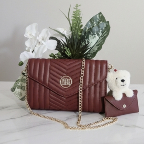 Badgley Mischka Handbags - NWT SET Badgley Mischka Vegan Burgundy Quilted Crossbody Bag with Gold Chain